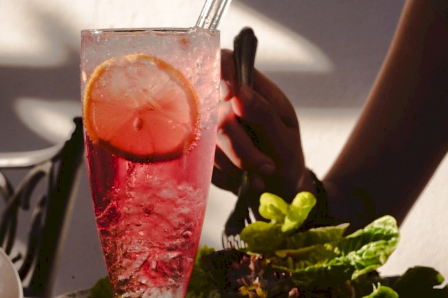 The Floral Iced Tea Recipes You'll Want to Sip