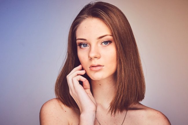 Do you have a habit of touching your face again and again ?