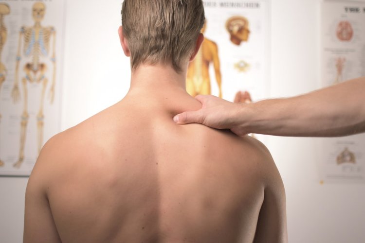 Trying hard to get rid of neck pain you feel after doing Crunches?